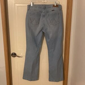 Wrangler highrise bold bootcut jeans Women's size 16